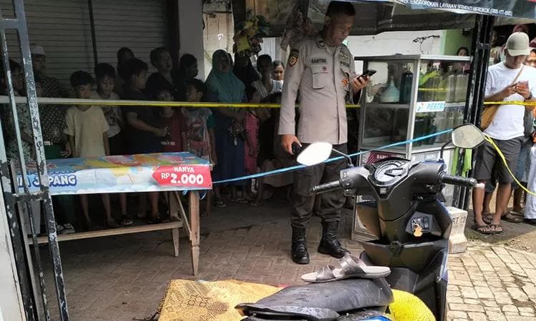 Pemotor Meninggal Dunia Akibat Lemparan Bom Bondet di Jalan Raya