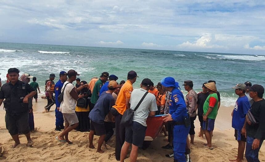 Tragedi di Pantai Drini: Belasan Siswa Terseret Ombak, Tiga Meninggal dan Satu Hilang